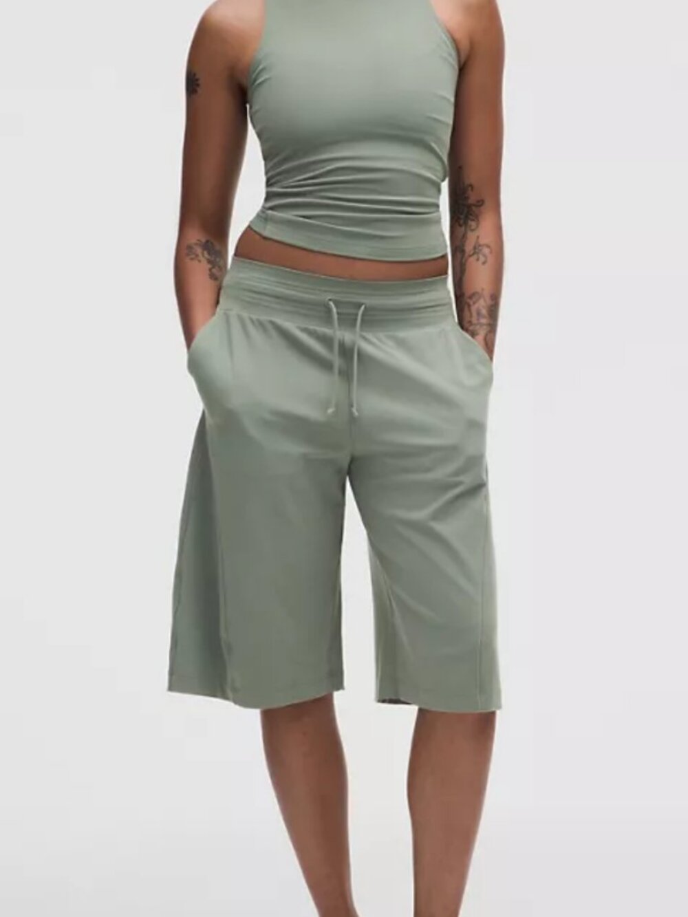 Groove Mid-Rise Relaxed Bermuda Short